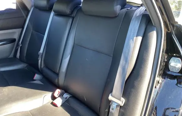 Toyota Prius (NHW20) Second row seats
