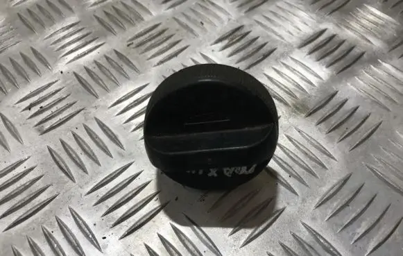 Nissan Maxima Fuel tank filler cap 
