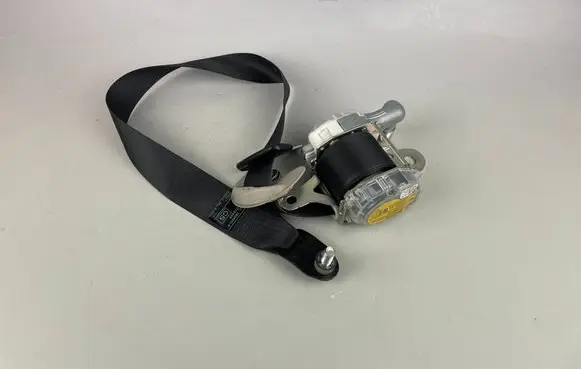 Subaru Outback (BS) Front seatbelt 7W7450P 7W7450-P E8067165