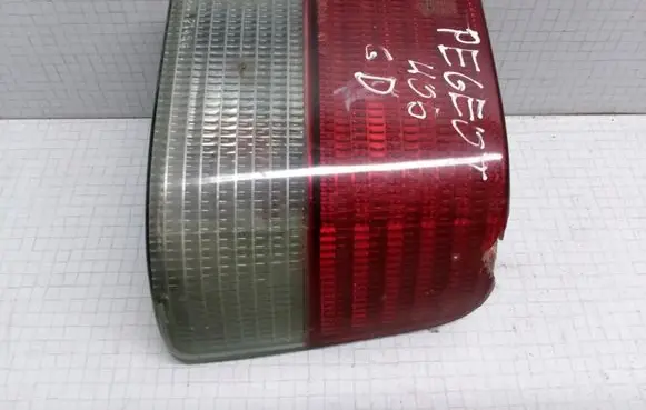 Peugeot 405 Rear/tail lights 87040