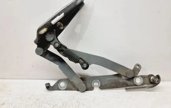 Audi A6 S6 C6 4F Tailgate/trunk/boot hinge 4F5827302D