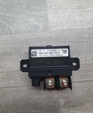 Mercedes-Benz E W212 Charging relay A0009822023 1110029