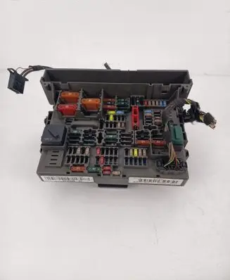 BMW 1 E82 E88 Fuse module 9119446