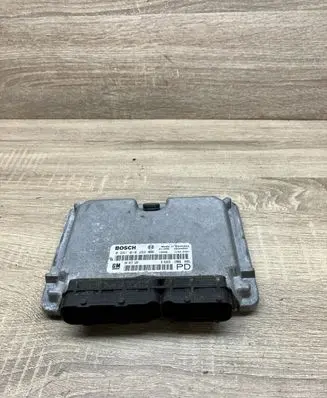 Opel Zafira A Engine control unit/module 24417169 0281010268