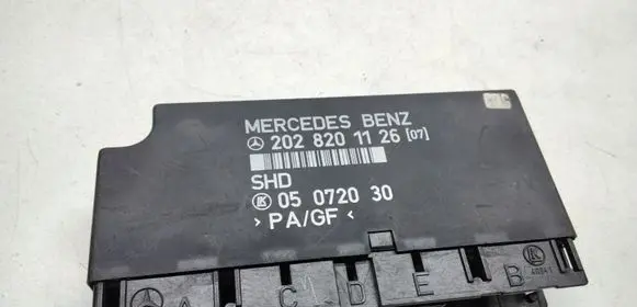 Mercedes-Benz C W202 Comfort/convenience module 2028201126