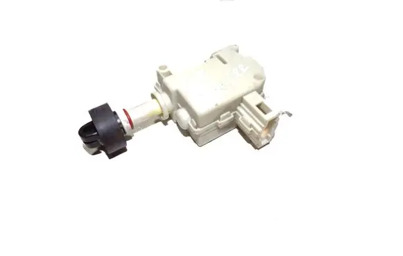 Fuel tank cap lock