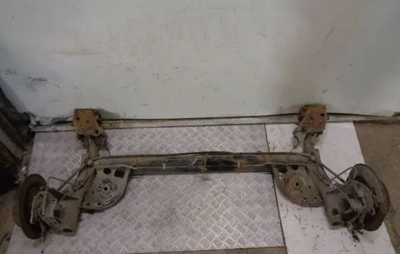 Nissan Pulsar Rear axle beam 