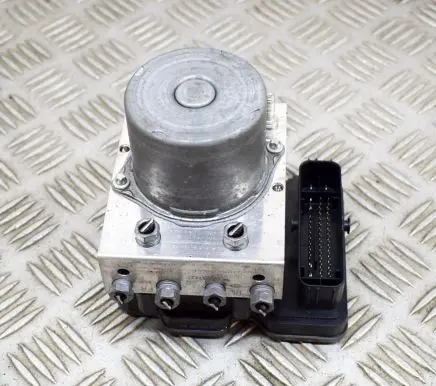 Maserati Levante ABS Pump 6701574210 670157421
