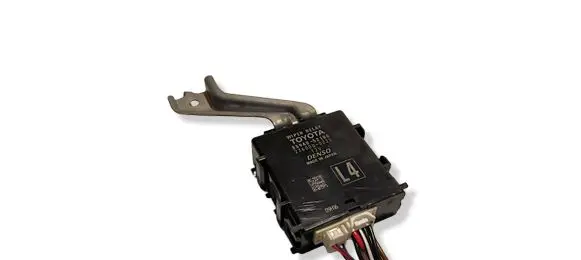 Toyota Yaris XP210 Window wiper relay 8594052100