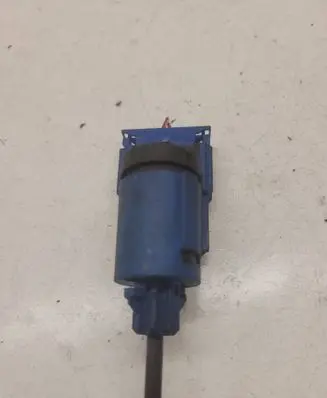 Volkswagen PASSAT B5 Brake pedal sensor switch 1J0927189E