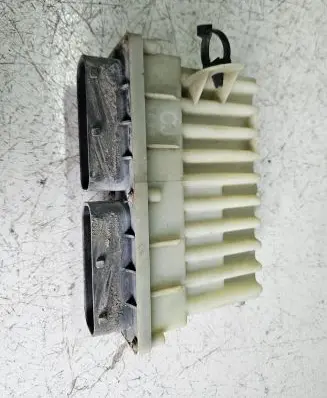 Opel Zafira A Fan control module 24410130