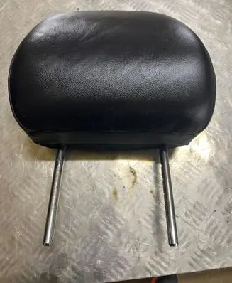 Toyota RAV 4 (XA30) Front seat headrest 