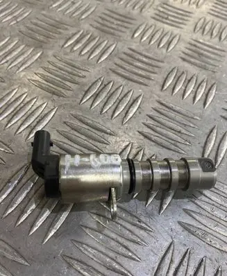 Audi Q7 4M Camshaft vanos timing valve 06E257T