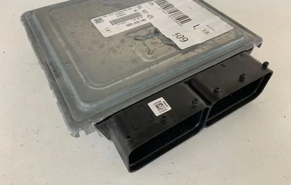 Audi A4 S4 B9 Engine control unit/module 06L907425