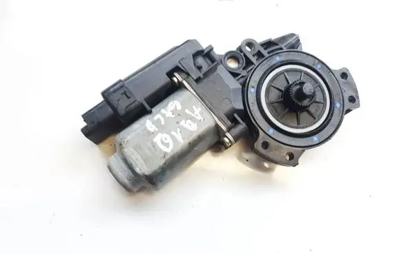 KIA Ceed Rear door window regulator motor 402058d