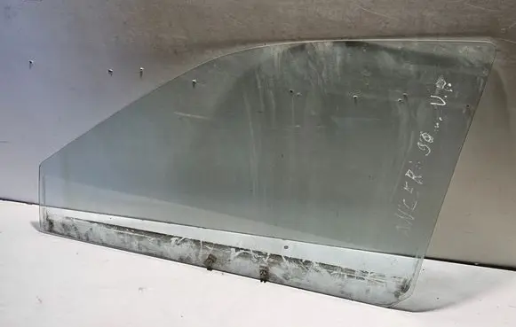 Mitsubishi Lancer Front door window glass four-door 43R00033