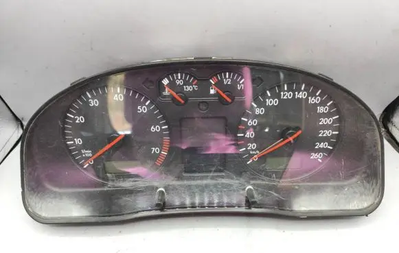 Volkswagen PASSAT B5 Speedometer (instrument cluster) 3B0920822 1100089611
