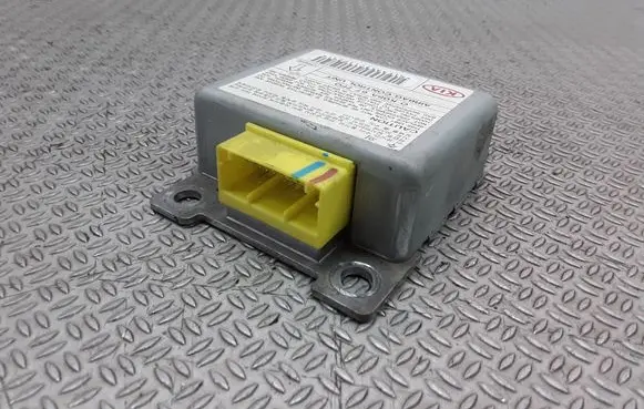 KIA Sportage Airbag control unit/module 0K08A677F0