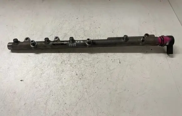 BMW 5 E60 E61 Fuel main line pipe 7795514 0281002738