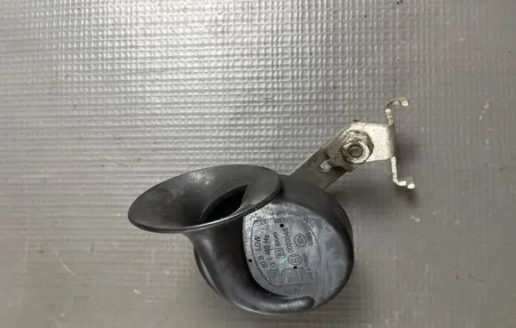 Dacia Duster II Horn signal 256204481R 0020046