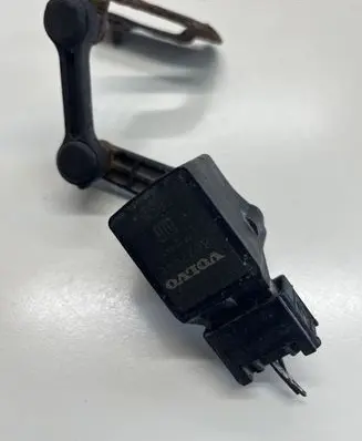 Volvo XC90 Headlight/headlamp level sensor 8622446
