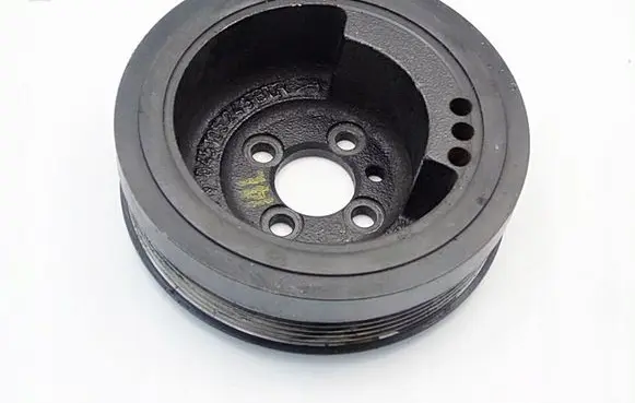 Volkswagen Polo V 6R Crankshaft pulley 045105243