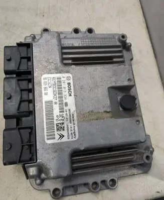 Citroen C4 I Engine control unit/module 9653958980 0281013334 9666986680