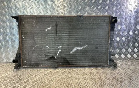 Opel Vivaro Coolant radiator