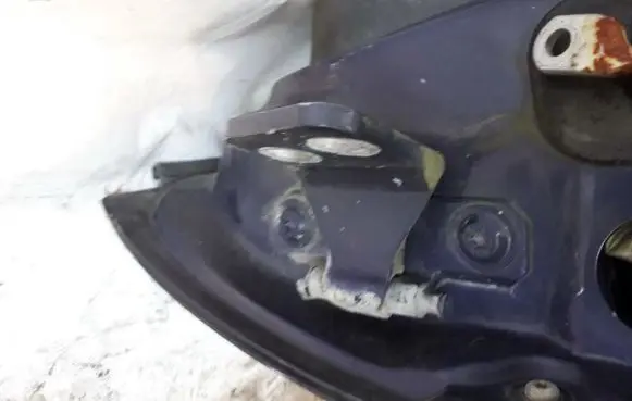 Renault Laguna I Rear door lower hinge