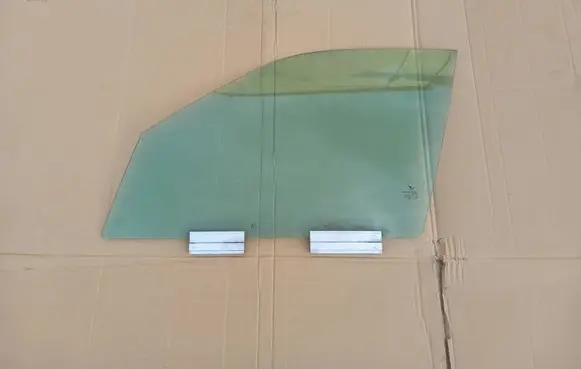 Saab 9-5 Front door window glass four-door 43R001105