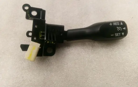 Toyota Corolla Verso AR10 Cruise control switch 8463234011 18A174