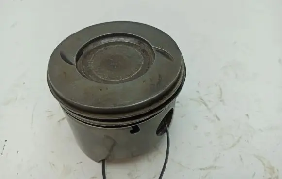 Rolls-Royce Silver Spur Piston UE38199