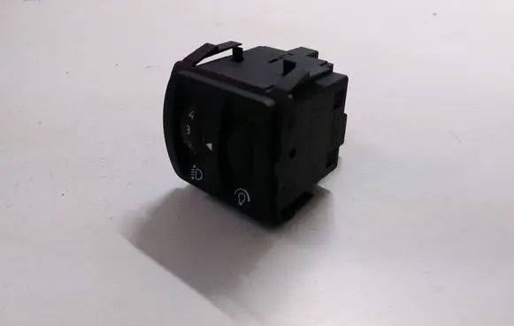 Renault Megane II Headlight level height control switch 8200121805B