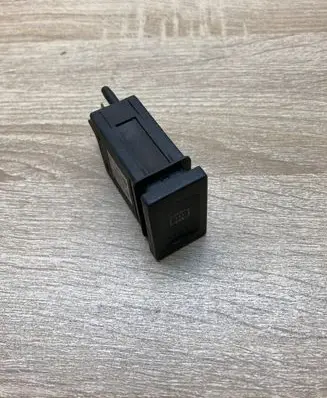 Volkswagen PASSAT B5 Windscreen/window heater switch 3B0959621C