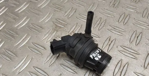 Toyota Prius (NHW20) Windscreen/windshield washer pump 8533060190