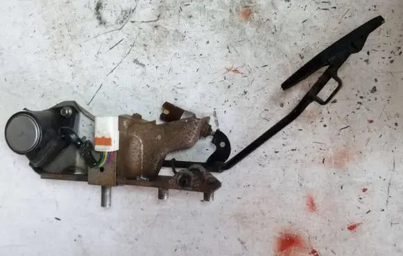 Mazda 626 Accelerator throttle pedal BH4A41AC0B 1983007100
