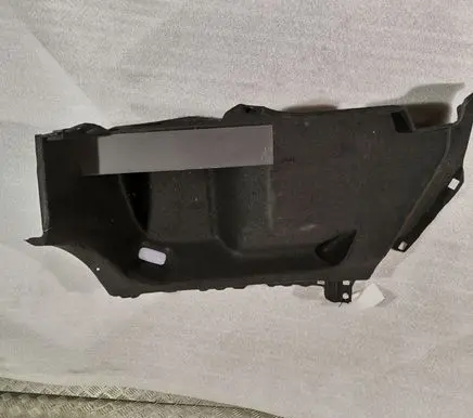 Trunk/boot side trim panel