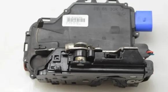 Skoda Fabia Mk2 (5J) Front door lock 3B1837016CE
