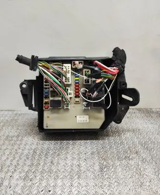 Renault Clio III Fuse module 902663A 11C280121