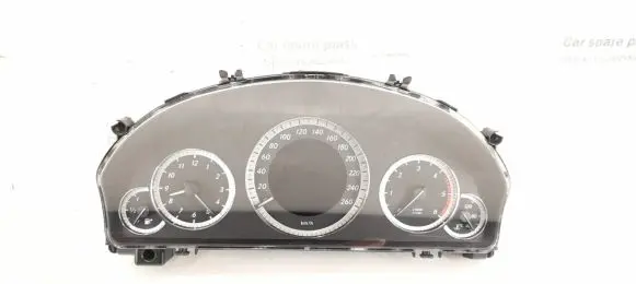 Mercedes-Benz E W212 Speedometer (instrument cluster) 2129003313 A2129003313