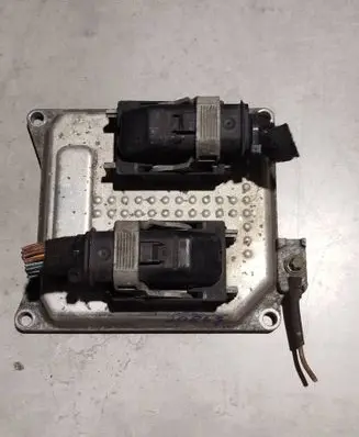 Opel Zafira B Engine control unit/module 55568735