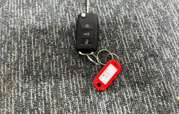 Seat Leon (5F) Ignition key/card 7N5837202AK