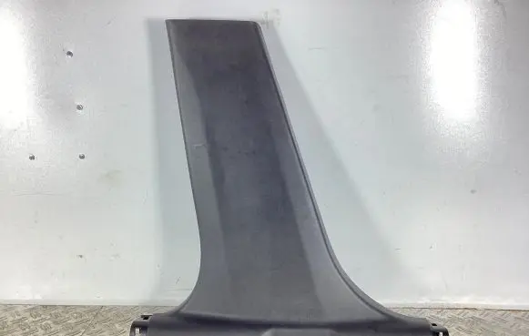 (B) pillar trim (bottom)