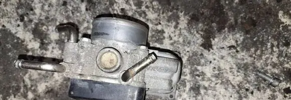 Toyota Avensis T250 Throttle valve 220302850 4d22