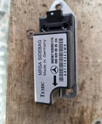 Mercedes-Benz E W210 Airbag deployment crash/impact sensor 0008209926 A9T7F02EZW8 0003971532051174