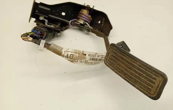Toyota Corolla Verso AR10 Accelerator throttle pedal 82223