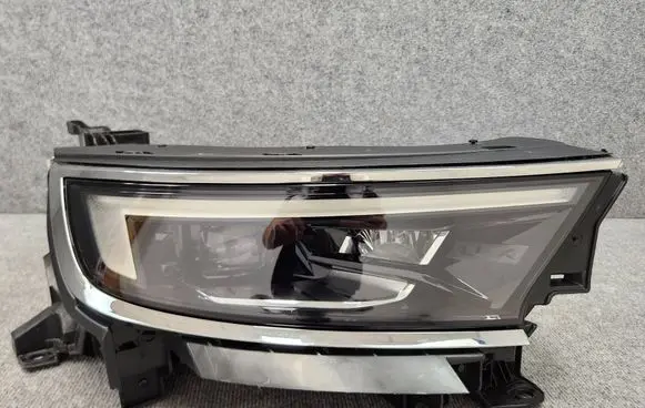 Opel Mokka B Headlight/headlamp 9834016680SCZ 9834016680