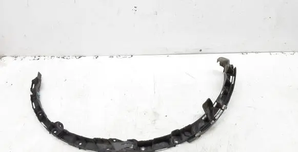 Rear fender molding trim