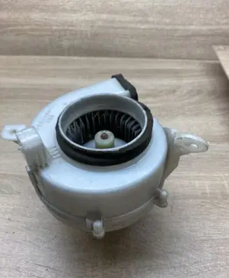 Toyota Prius (XW20) Heater fan/blower 8713047070 1172002913