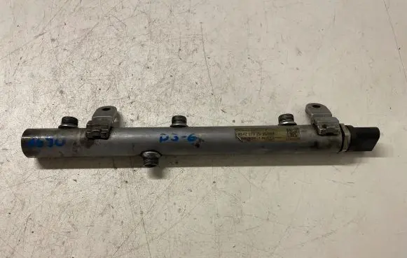 Mercedes-Benz CLS C219 Fuel main line pipe A6420702595 0281002504